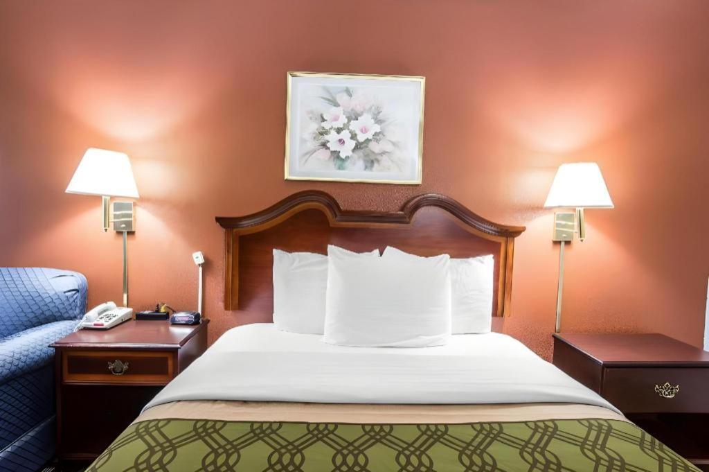 Econo Lodge South Garner Esterno foto