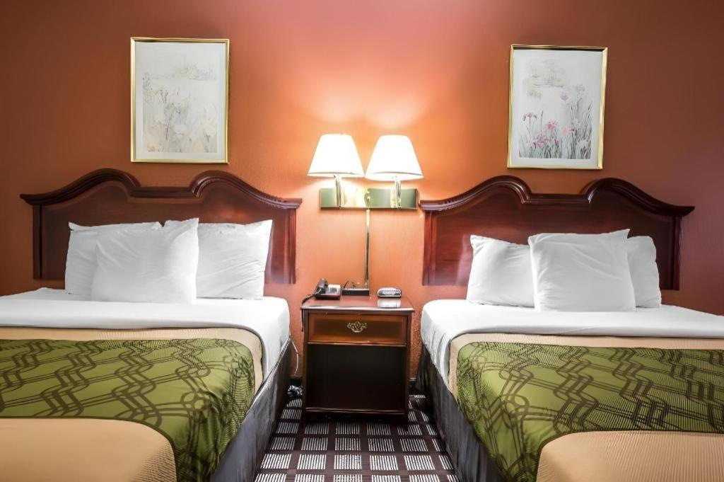 Econo Lodge South Garner Esterno foto