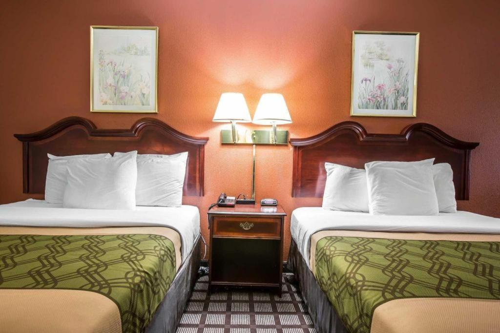 Econo Lodge South Garner Esterno foto
