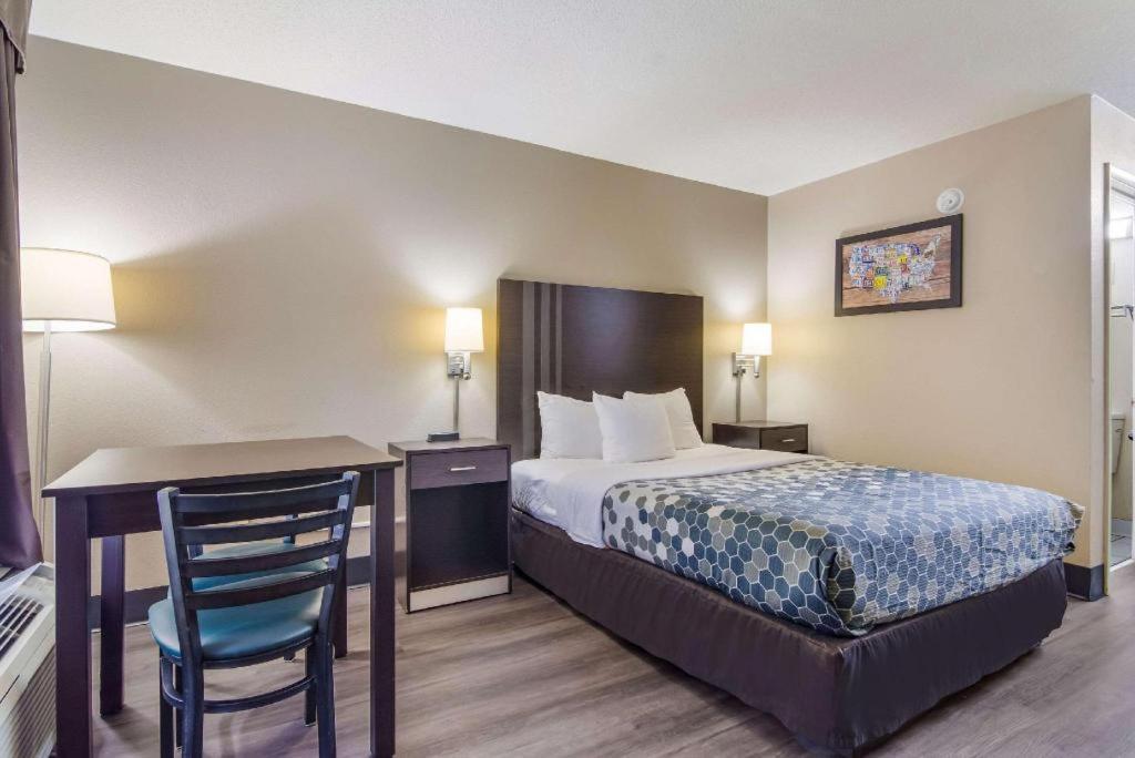 Econo Lodge South Garner Esterno foto