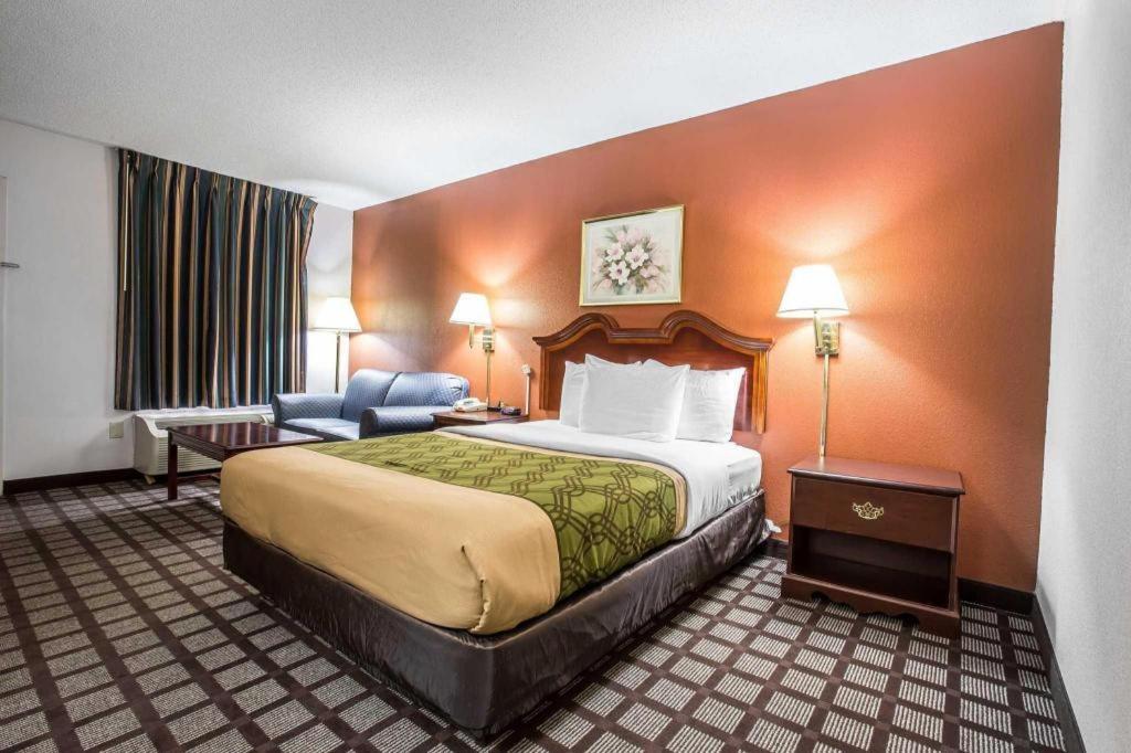 Econo Lodge South Garner Esterno foto