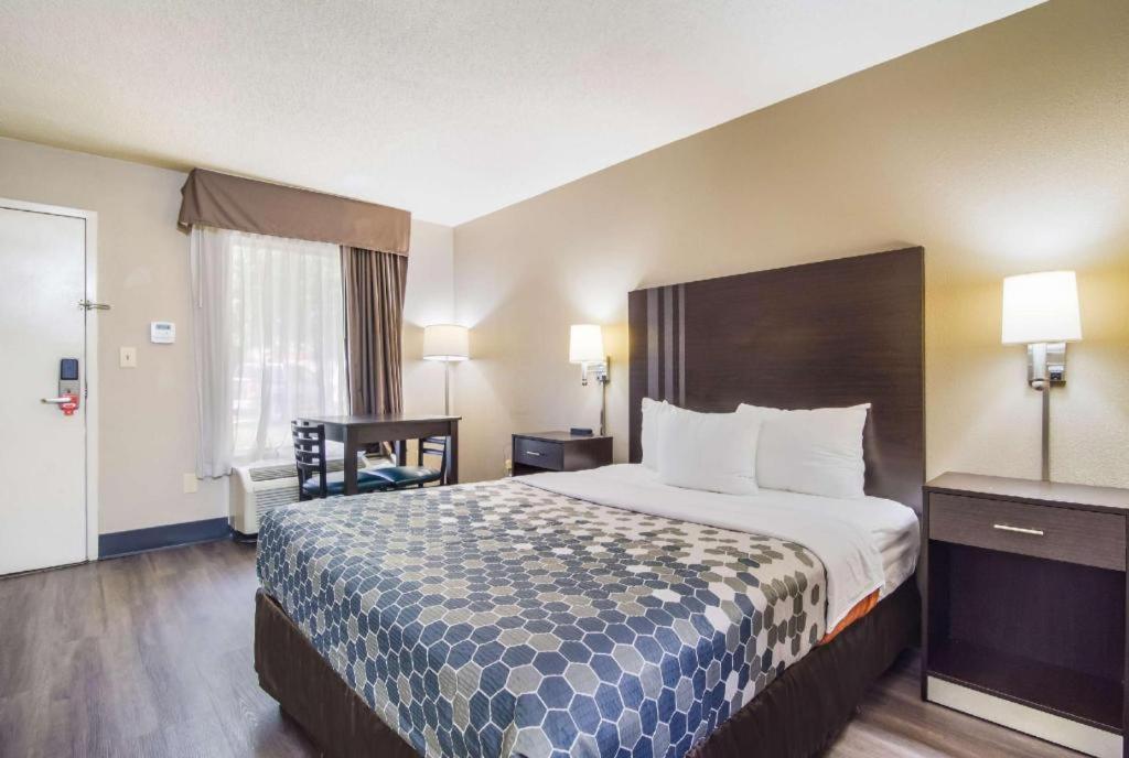Econo Lodge South Garner Esterno foto