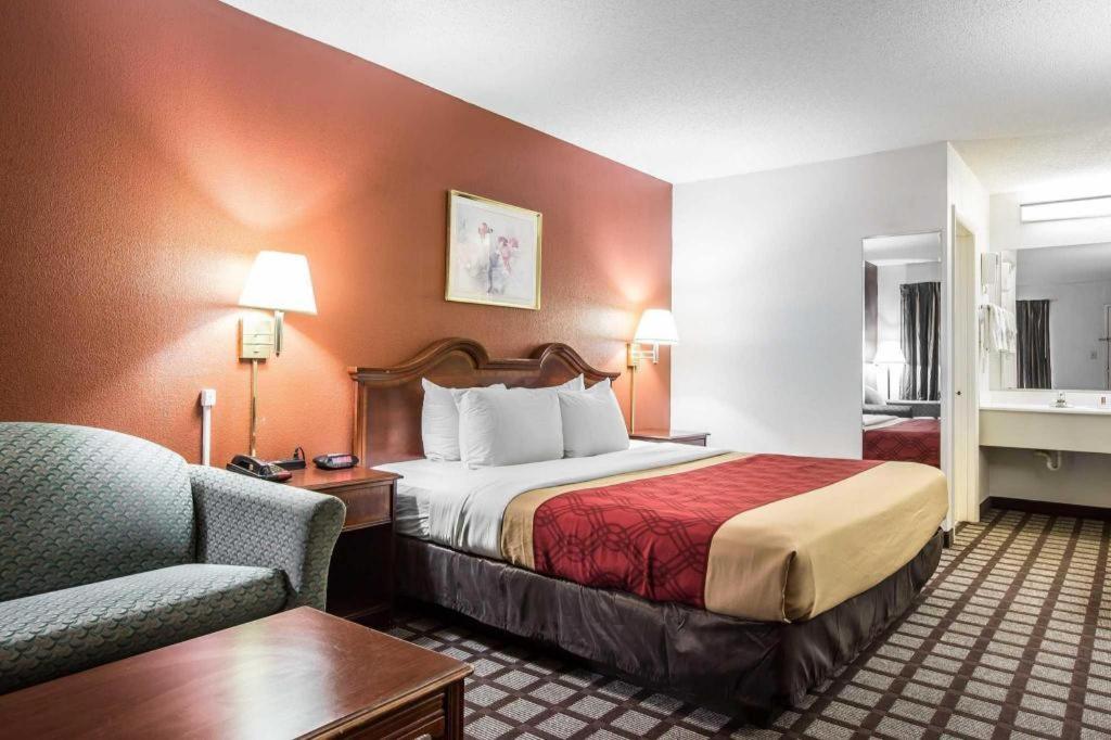 Econo Lodge South Garner Esterno foto