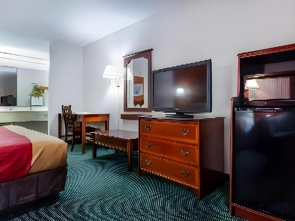 Econo Lodge South Garner Esterno foto